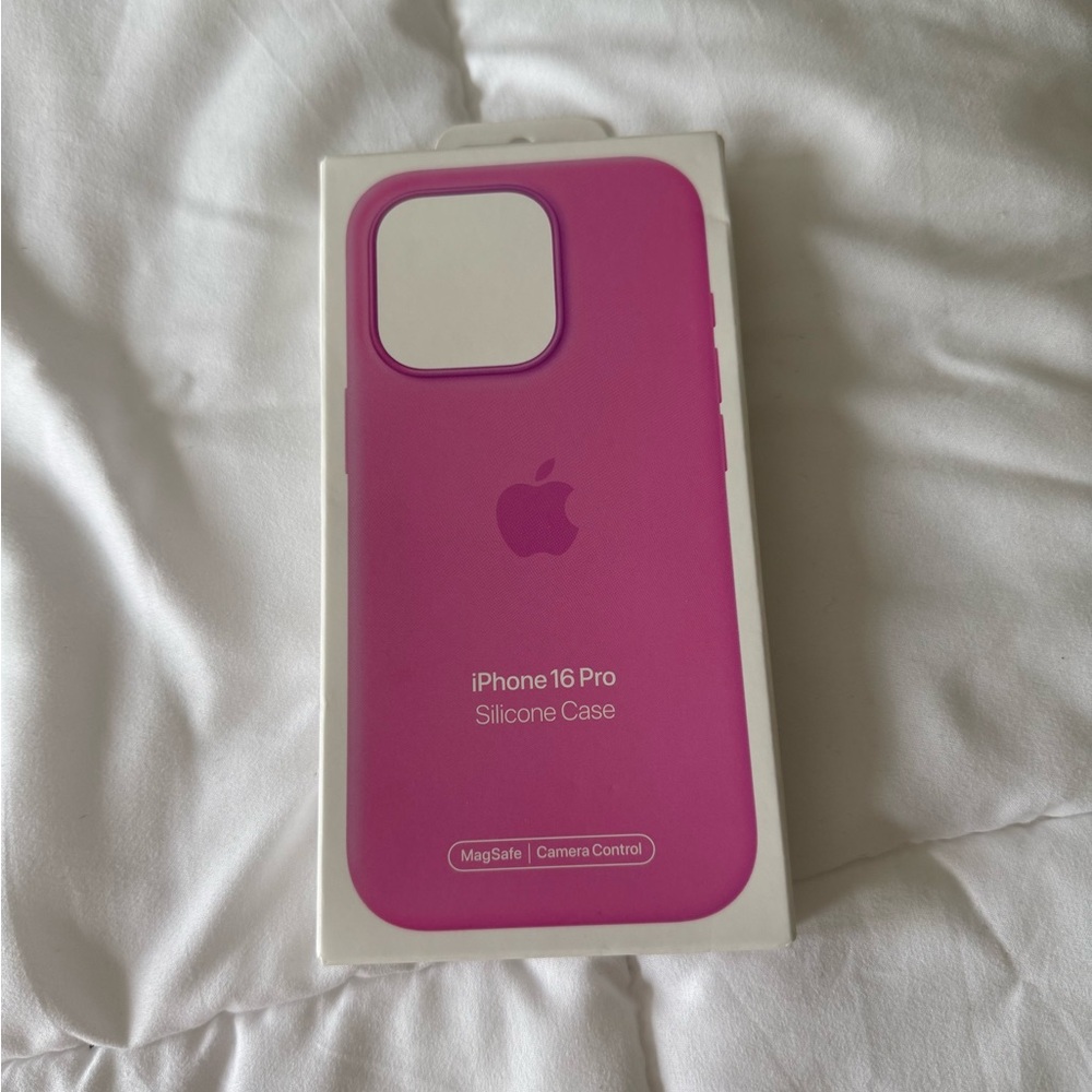 Apple iPhone 16 Pro Silicone Case - Pink